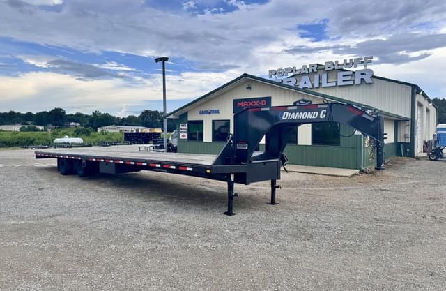 2024 Diamond C FMAX212 40′ x 102″ Fleetneek 25.9k GVWR Straight Deck Air Ride