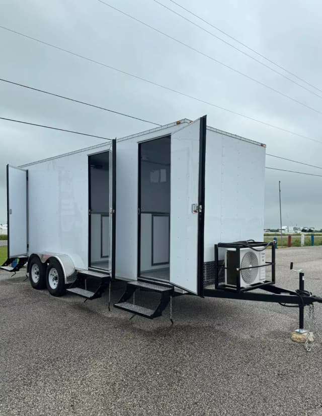 3 Station Portable Restroom Trailer 7′ x 20′ Unisex