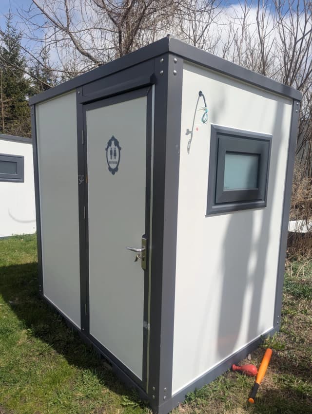 Bastone Portable Restroom Bathroom Mobile Toilets w/Shower + Sink
